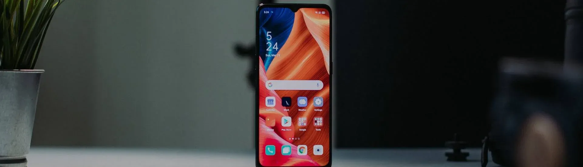 Mobiltelefon med upplyst skärm